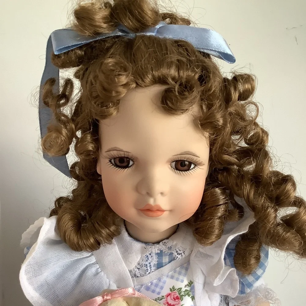 Vintage Ashton Drake Galleries in Gingham‎ and Bows Collection Gwendolyn Doll